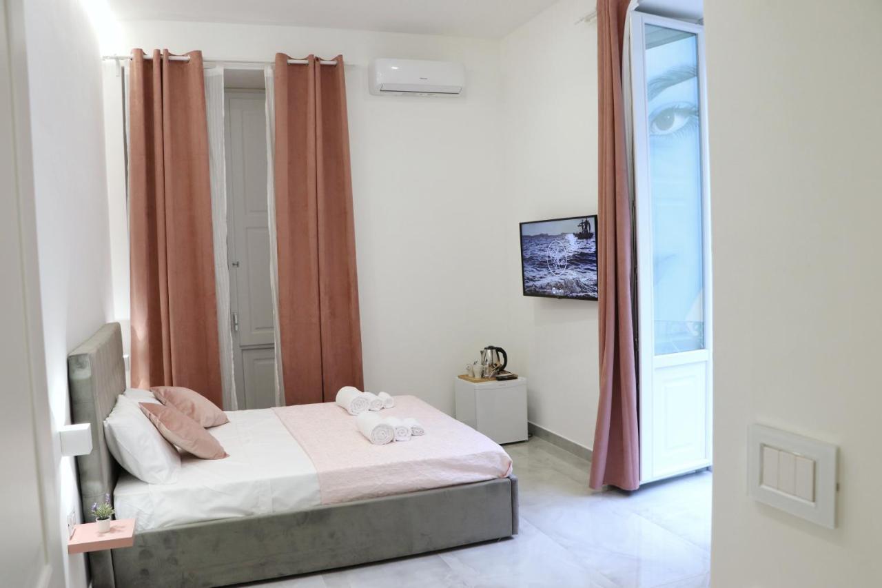 Barbaro Suite & Apartment Neapel Exterior foto